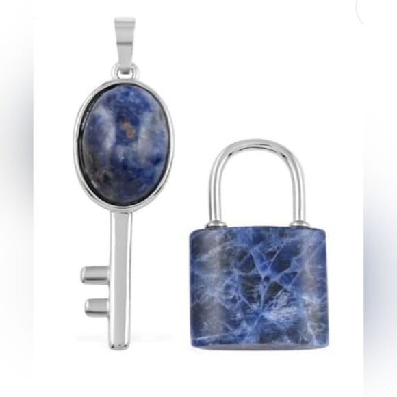 Blue Sodalite Lock and Key Pendant - Picture 2 of 16